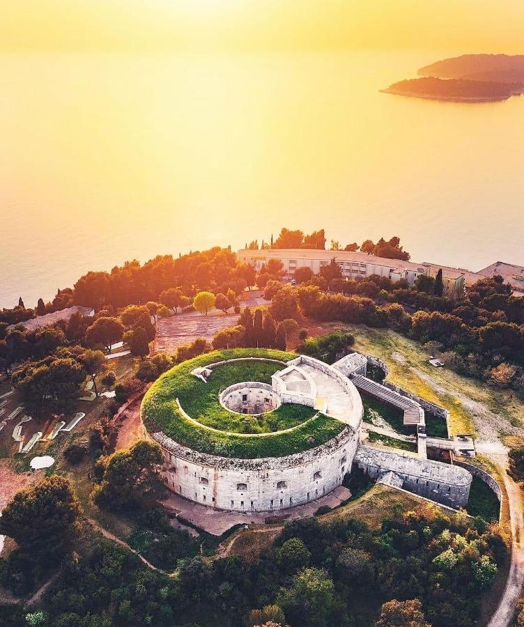 Apartman Diana,Free Parking Πούλα Εξωτερικό φωτογραφία